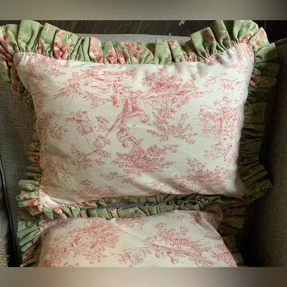 Pair of Rose Ruffled Off White & Pink Toile Pillows - Picture 10 of 12